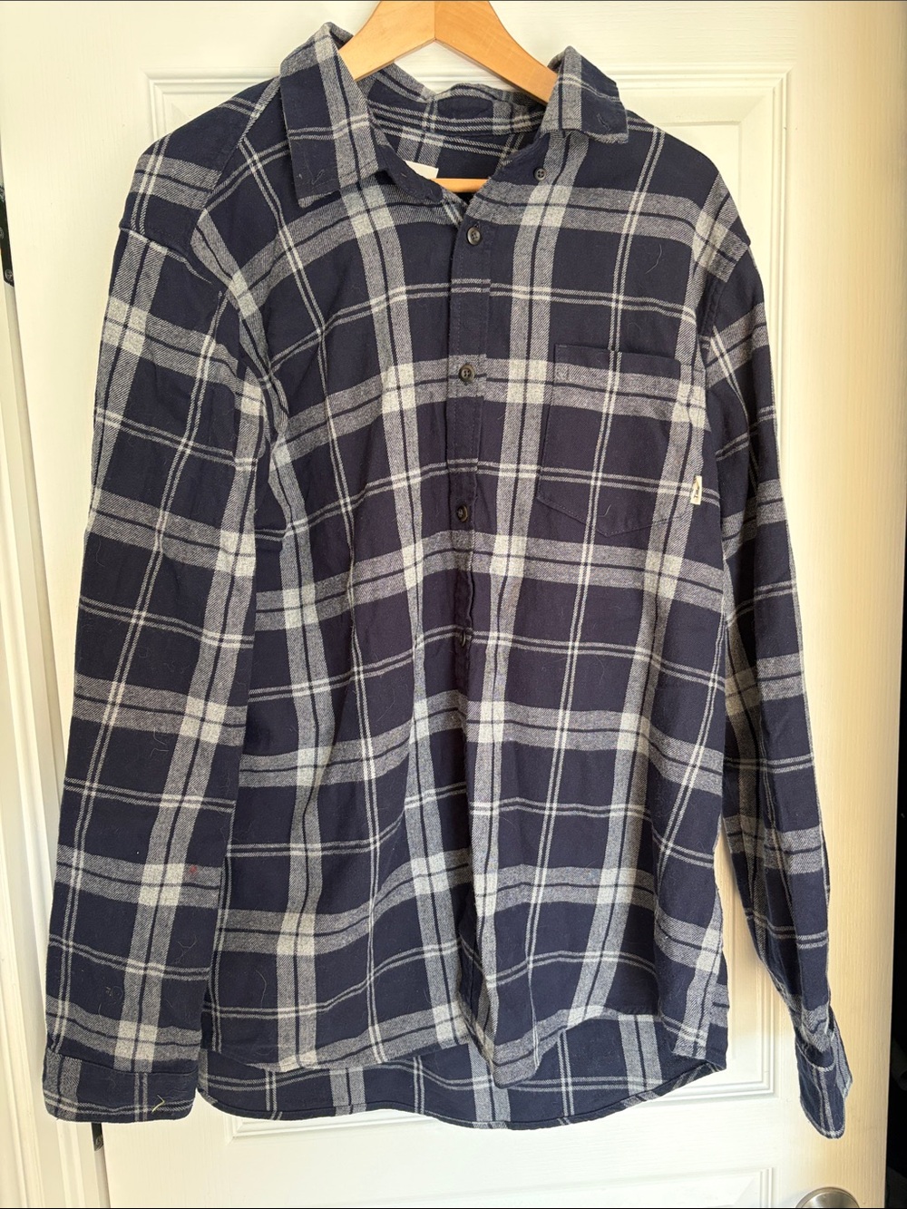 Men's Navy Plaid Button-Down Shirt - Casual Long Sleeve